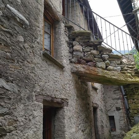 Il Fiume Di Fianco. Appartamento Alta Valsesia Mollia Luaran gambar