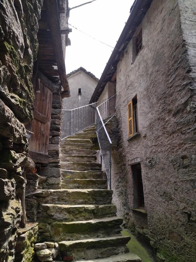 Il Fiume Di Fianco. Appartamento Alta Valsesia Mollia Luaran gambar
